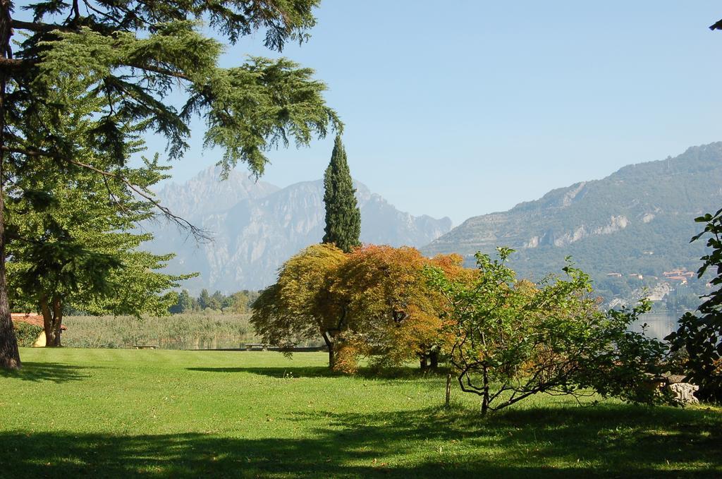 Relais Di Villa Adinolfi Annone di Brianza Exterior foto
